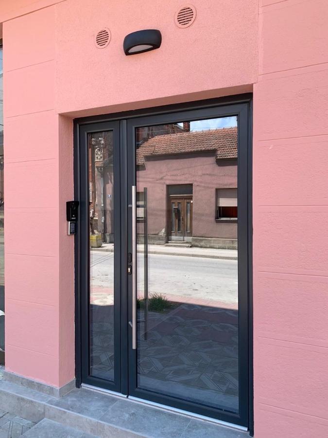 Pink House Apartments ياغودينا المظهر الخارجي الصورة