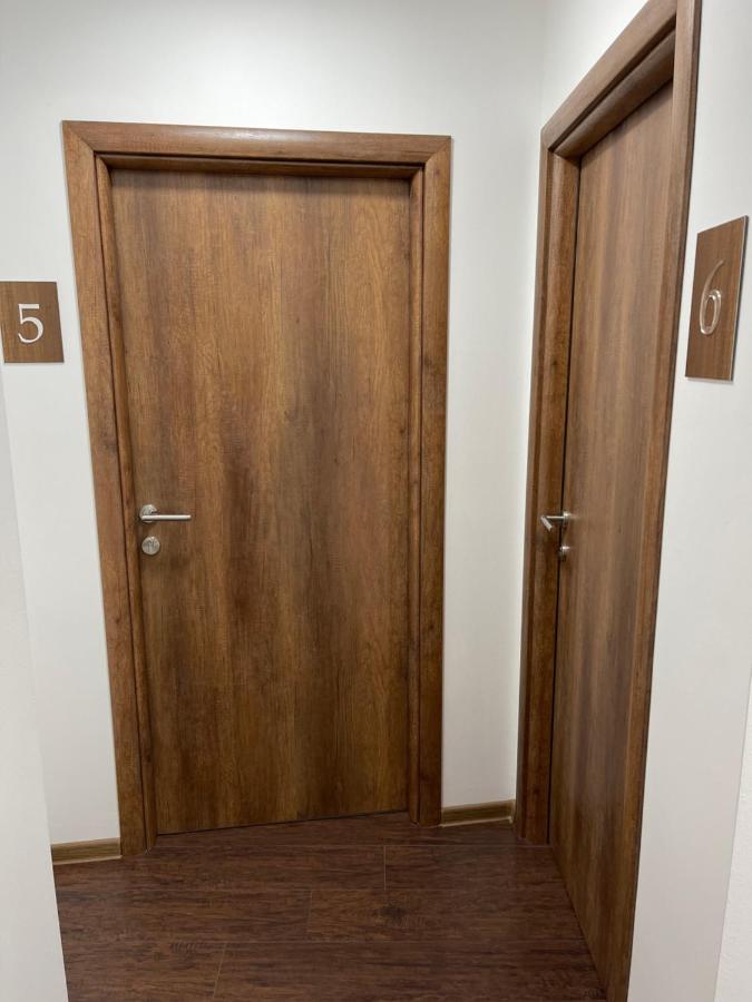 Pink House Apartments ياغودينا المظهر الخارجي الصورة